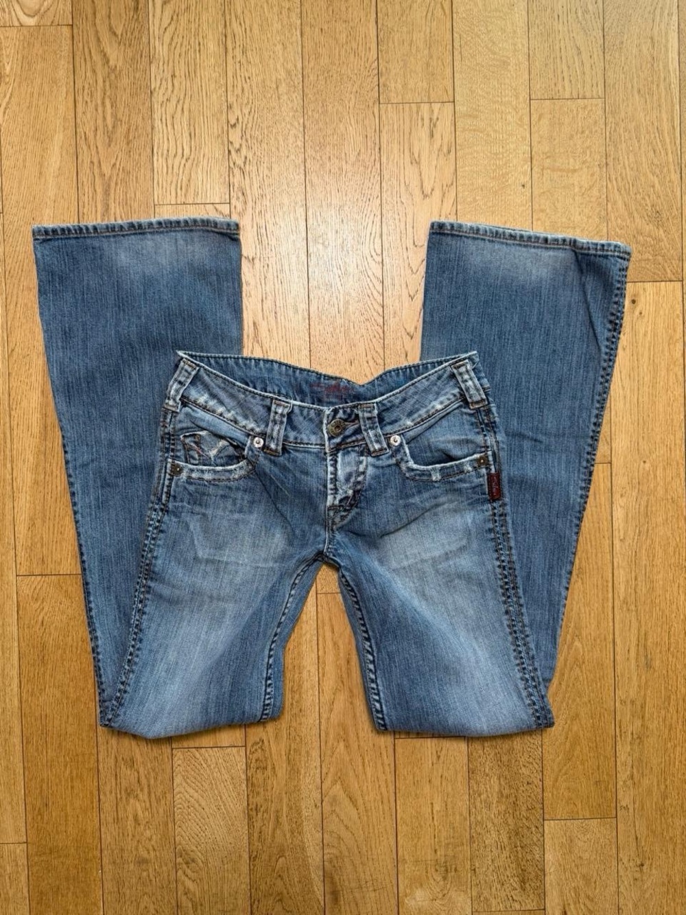 Silver Jeans Women's Low Rise Blue Wide Leg Flare Jeans